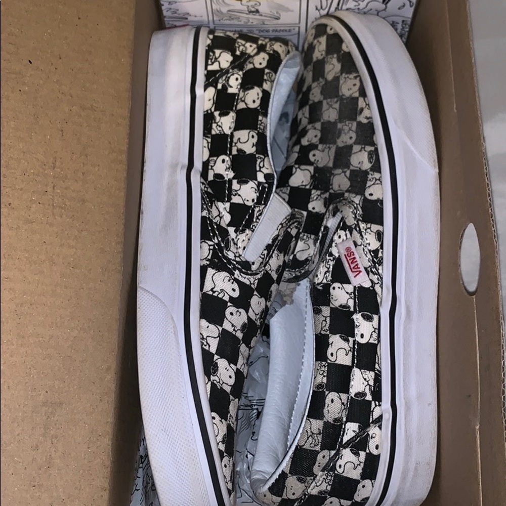 Snoopy slip on vans